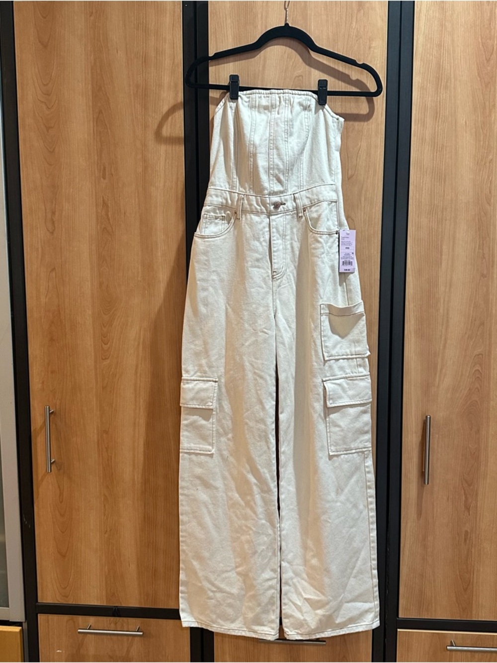 Strapless Wide-Leg Cargo Jeans in Cream